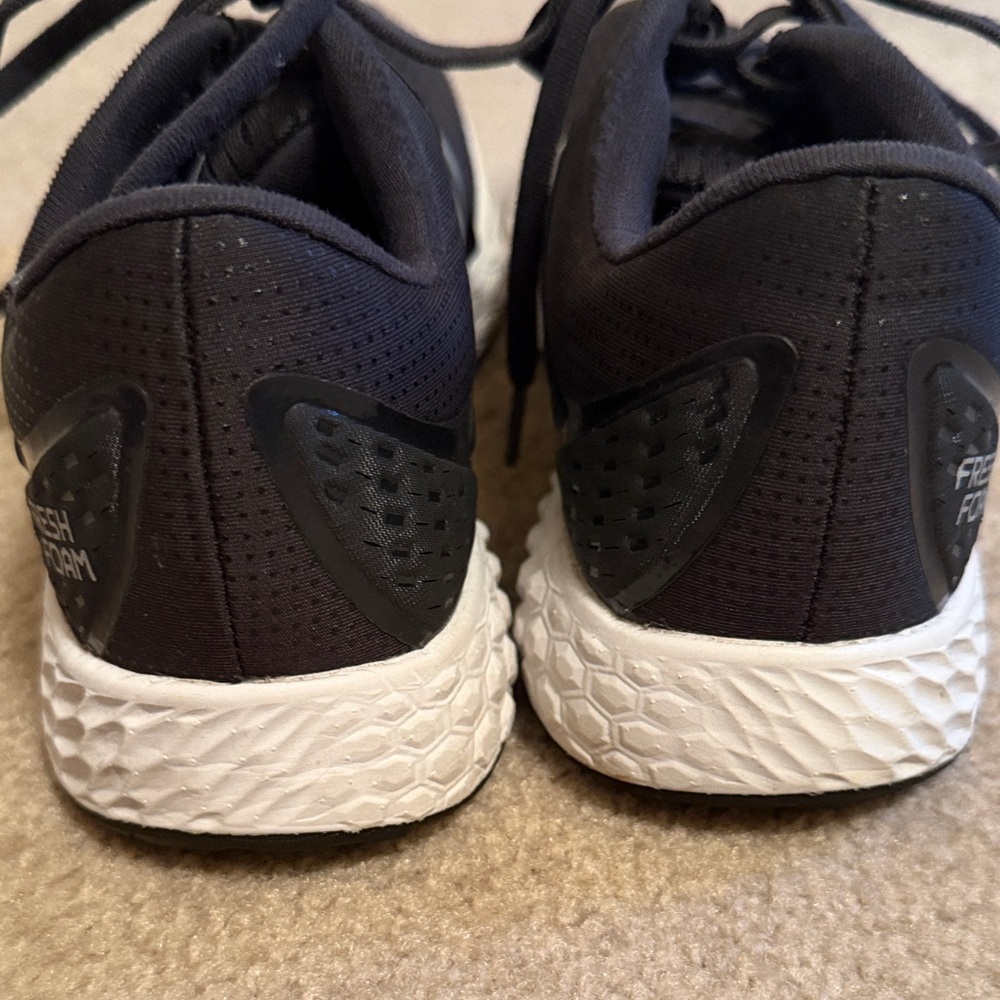 New Balance Fresh Foam Arishi Running Shoes Women’s 8 Black White - Picture 7 of 7